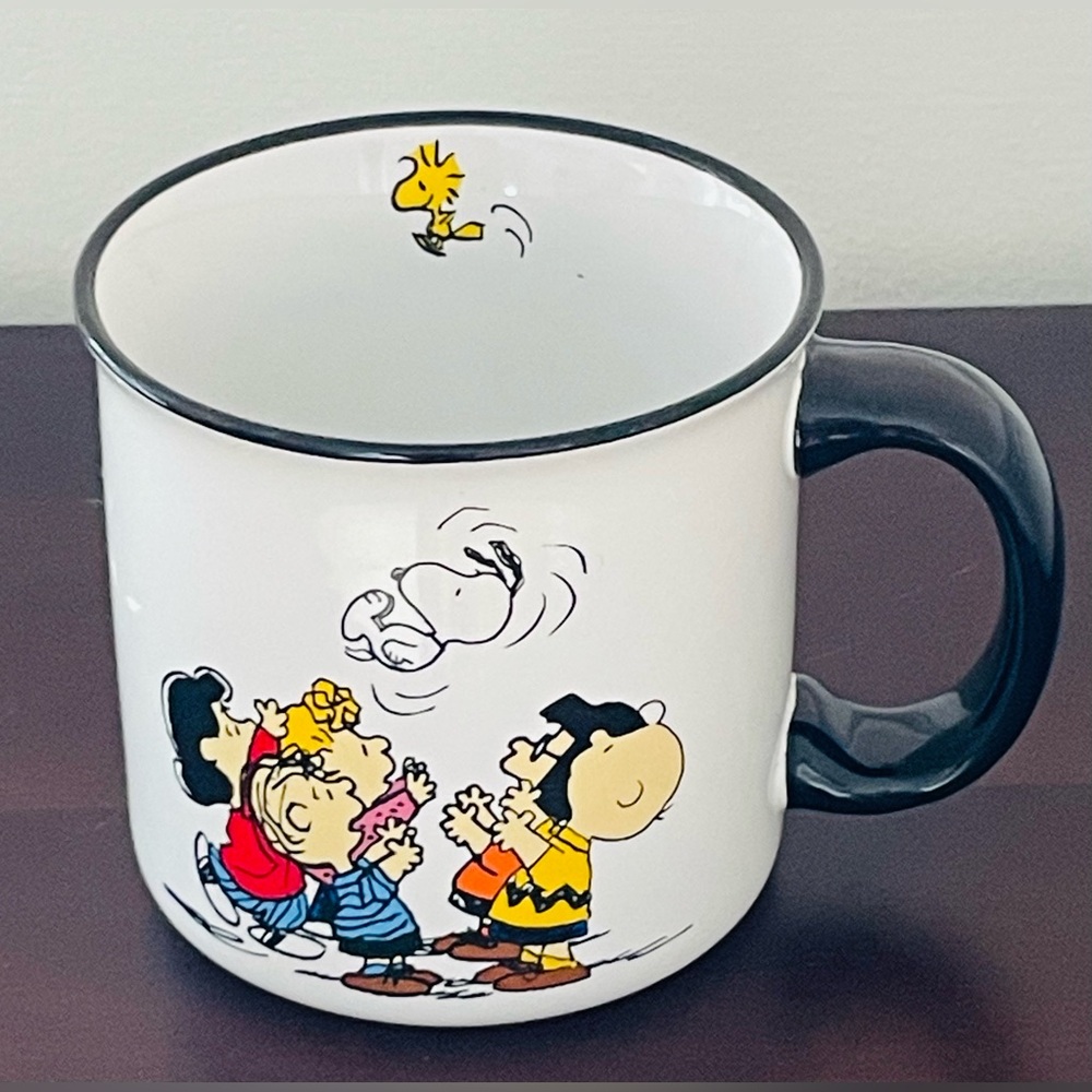 Pair Of Peanuts Snoopy Mugs:Snoopy and the Gang 21oz & Woodstock 15oz In EUC - Picture 3 of 16